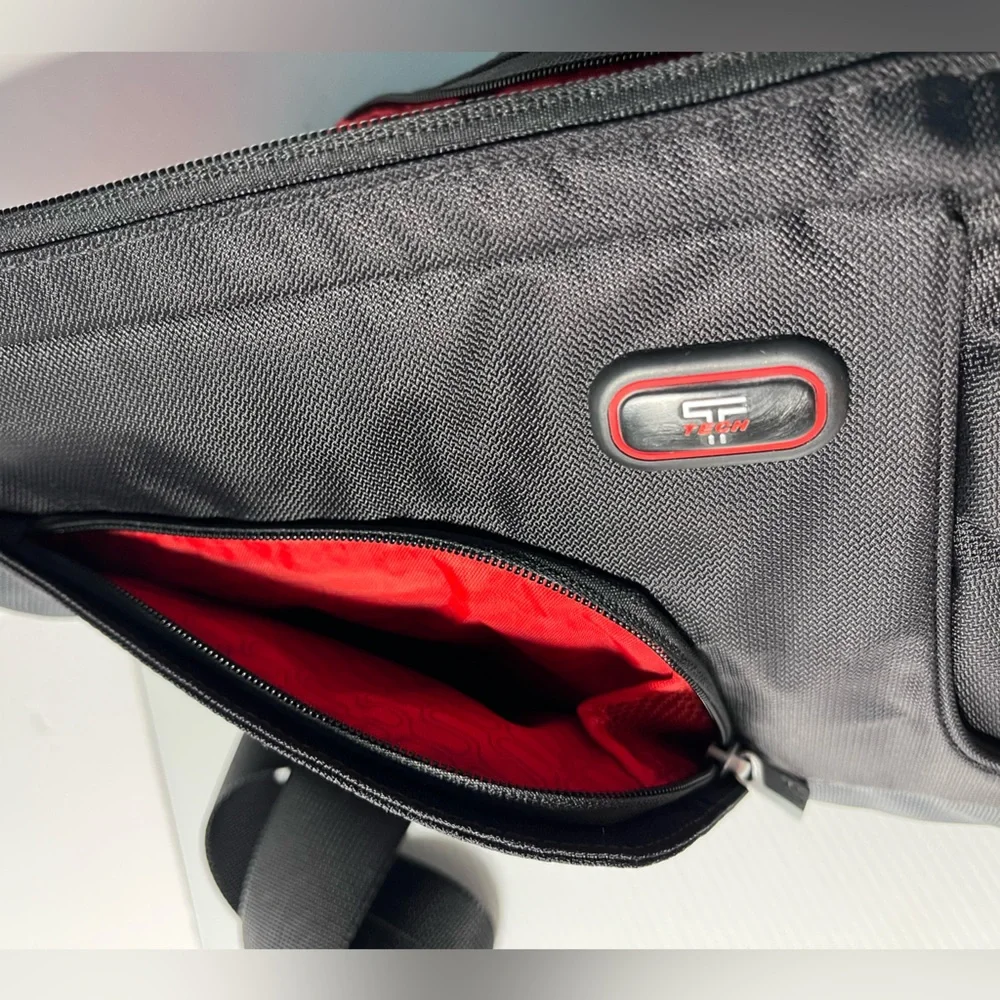 Tumi Vintage Rare “As New” Condition Messenger Shoulder/Crossbody Bag Unisex